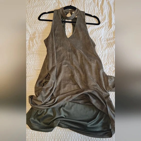 First Love - Elegant Olive Green Sleeveless Dress - Picture 7 of 8